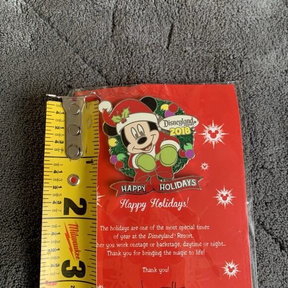 Disney Mickey Disneyland Resort 2018 Happy Holiday Pin Cast Exclusive Christmas - Picture 7 of 7